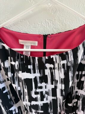 London Times Black & White Abstract Print Dress with Pink Lining